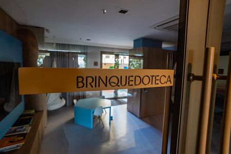 Apartamento à venda com 181m², 3 quartos e 1 vaga Apartamento à venda com 181m², 3 quartos e 1 vagaÁrea comum