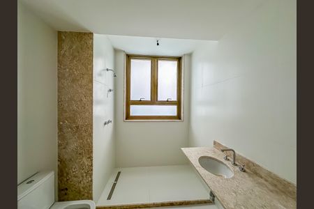 Apartamento à venda com 181m², 3 quartos e 1 vaga Apartamento à venda com 181m², 3 quartos e 1 vagaBanheiro Social