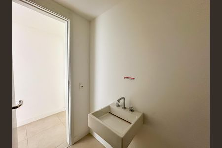 Apartamento à venda com 181m², 3 quartos e 1 vaga Apartamento à venda com 181m², 3 quartos e 1 vagaLavabo da Sala