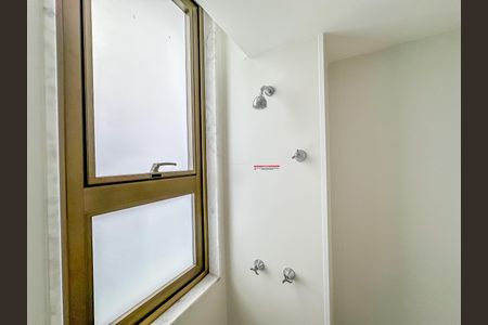 Apartamento à venda com 181m², 3 quartos e 1 vaga Apartamento à venda com 181m², 3 quartos e 1 vagaÁrea de Serviço