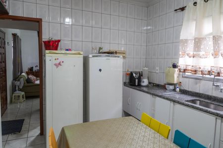 Casa à venda com 125m², 3 quartos e 2 vagas Casa à venda com 125m², 3 quartos e 2 vagasCozinha