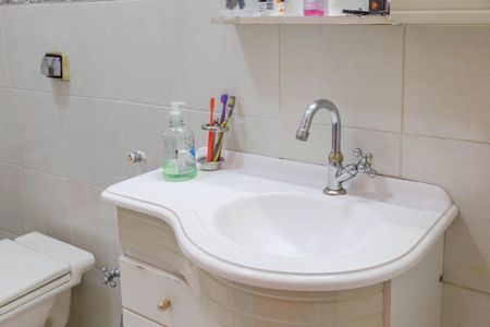 Casa à venda com 125m², 3 quartos e 2 vagas Casa à venda com 125m², 3 quartos e 2 vagasBanheiro