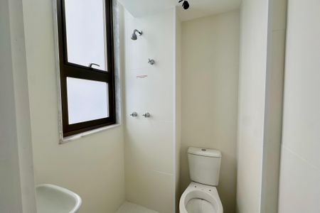 Apartamento à venda com 181m², 3 quartos e 1 vaga Apartamento à venda com 181m², 3 quartos e 1 vagaBanheiro de Serviço