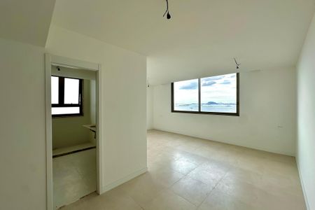 Apartamento à venda com 181m², 3 quartos e 1 vaga Apartamento à venda com 181m², 3 quartos e 1 vagaSuíte 3