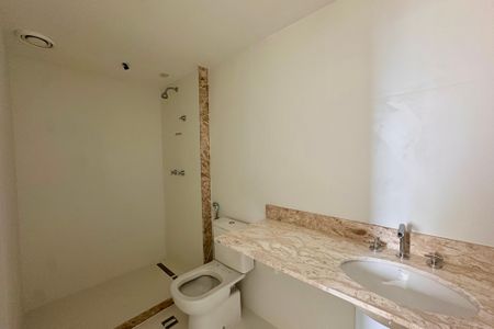 Apartamento à venda com 181m², 3 quartos e 1 vaga Apartamento à venda com 181m², 3 quartos e 1 vagaBanheiro da Suíte