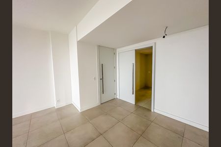 Apartamento à venda com 148m², 3 quartos e sem vaga Apartamento à venda com 148m², 3 quartos e sem vagaSala