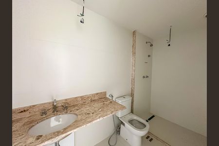 Apartamento à venda com 148m², 3 quartos e sem vaga Apartamento à venda com 148m², 3 quartos e sem vagaBanheiro da Suíte 2
