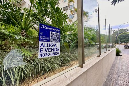 Apartamento à venda com 148m², 3 quartos e 1 vaga Apartamento à venda com 148m², 3 quartos e 1 vagaPlaquinha