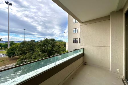 Apartamento à venda com 148m², 3 quartos e 1 vaga Apartamento à venda com 148m², 3 quartos e 1 vagaVaranda