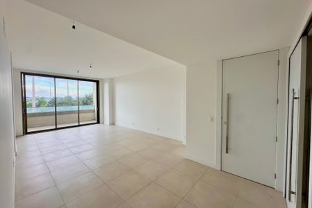 Apartamento à venda com 148m², 3 quartos e 1 vaga Apartamento à venda com 148m², 3 quartos e 1 vagaSala