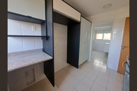 Apartamento à venda com 180m², 3 quartos e 4 vagasCozinha
