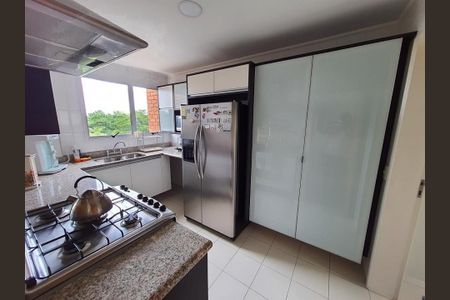 Apartamento à venda com 180m², 3 quartos e 4 vagas