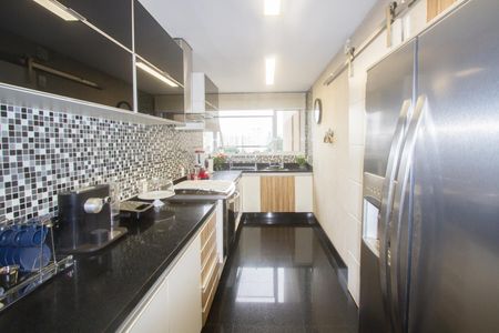Apartamento à venda com 222m², 4 quartos e 4 vagas Apartamento à venda com 222m², 4 quartos e 4 vagasCozinha