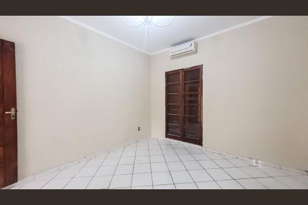 Casa à venda com 81m², 2 quartos e 1 vagaSala
