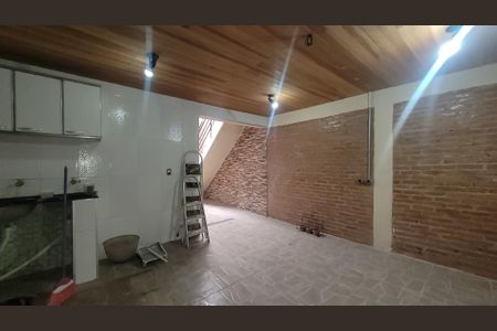 Casa à venda com 81m², 2 quartos e 1 vagaÁrea de Serviço