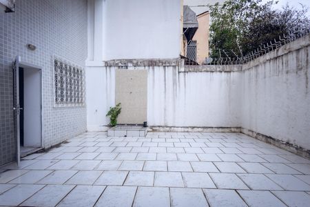 Casa à venda com 314m², 4 quartos e 4 vagas Casa à venda com 314m², 4 quartos e 4 vagasQuintal