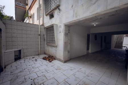 Casa à venda com 314m², 4 quartos e 4 vagas Casa à venda com 314m², 4 quartos e 4 vagasGaragem
