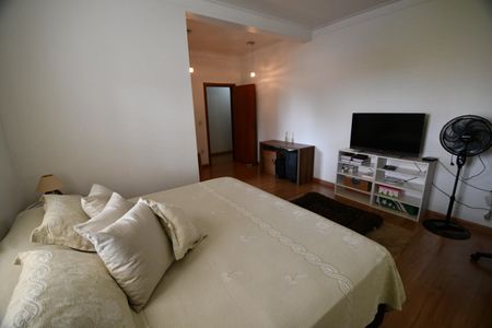 Casa à venda com 292m², 4 quartos e 1 vagaSuíte 2