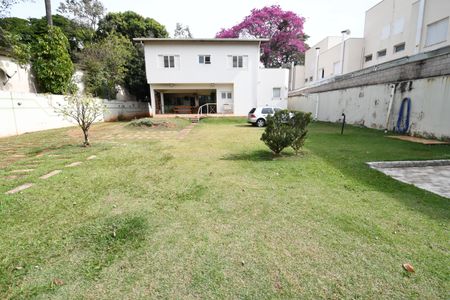 Casa à venda com 292m², 4 quartos e 1 vagaQuintal / Jardim