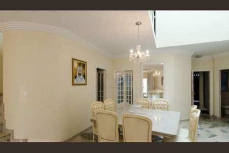 Casa à venda com 266m², 3 quartos e 3 vagas
