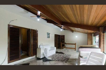 Casa à venda com 266m², 3 quartos e 3 vagas