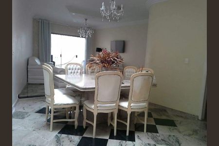 Casa à venda com 266m², 3 quartos e 3 vagas