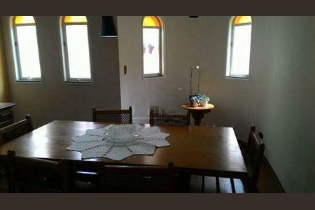 Casa à venda com 300m², 4 quartos e 4 vagas