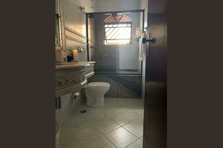 Casa à venda com 164m², 4 quartos e 2 vagas