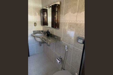 Casa à venda com 164m², 4 quartos e 2 vagas