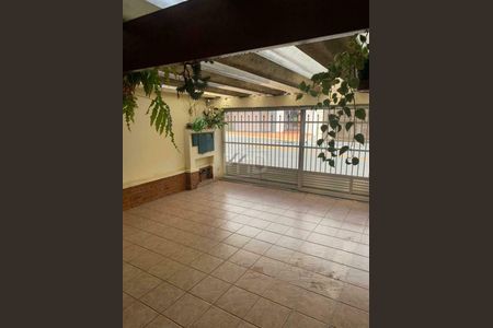 Casa à venda com 164m², 4 quartos e 2 vagas