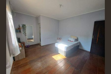 Casa à venda com 208m², 3 quartos e 4 vagas