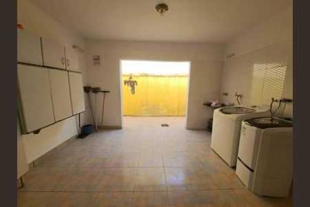 Casa à venda com 208m², 3 quartos e 4 vagas