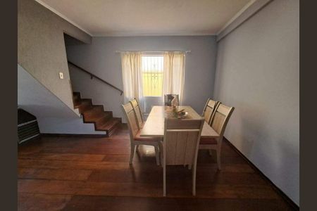 Casa à venda com 208m², 3 quartos e 4 vagas