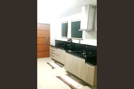 Casa à venda com 265m², 3 quartos e 5 vagas