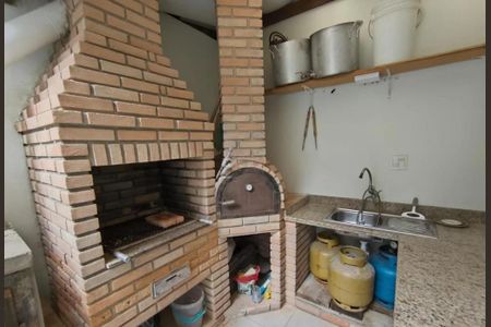 Casa à venda com 235m², 6 quartos e 3 vagas