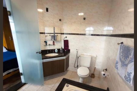 Casa à venda com 235m², 6 quartos e 3 vagas