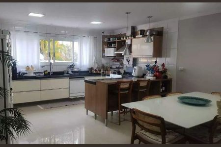 Casa à venda com 269m², 4 quartos e 3 vagas