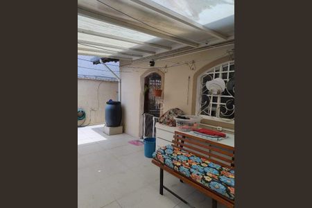 Casa à venda com 254m², 3 quartos e 2 vagas