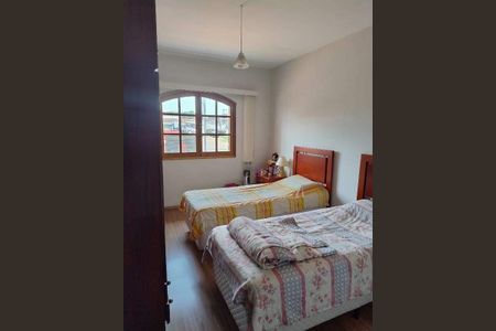 Casa à venda com 254m², 3 quartos e 2 vagas