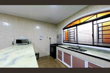 Casa à venda com 238m², 3 quartos e 2 vagas