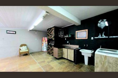 Casa à venda com 238m², 3 quartos e 2 vagas
