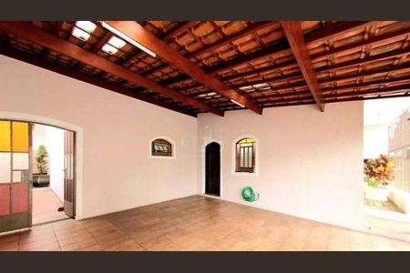 Casa à venda com 238m², 3 quartos e 2 vagas