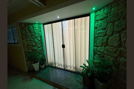 Casa à venda com 159m², 2 quartos e 2 vagas