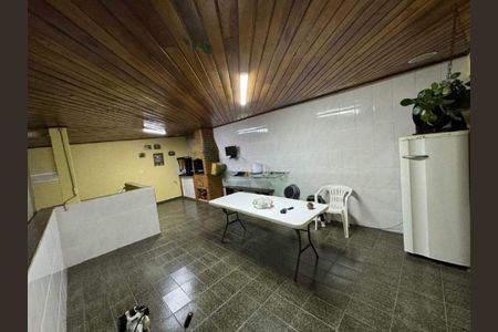 Casa à venda com 159m², 2 quartos e 2 vagas