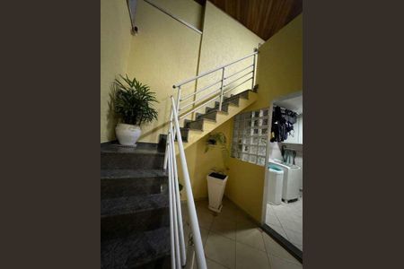 Casa à venda com 159m², 2 quartos e 2 vagas