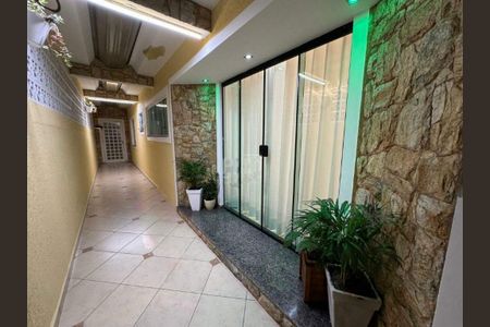 Casa à venda com 159m², 2 quartos e 2 vagas