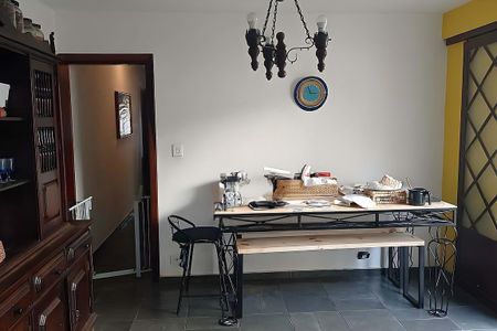 Casa à venda com 300m², 3 quartos e 2 vagas