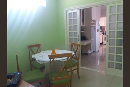 Casa à venda com 224m², 4 quartos e 8 vagas