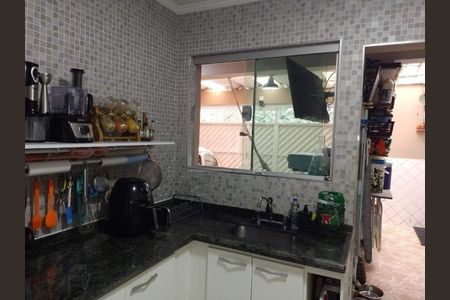 Casa à venda com 97m², 3 quartos e 2 vagas