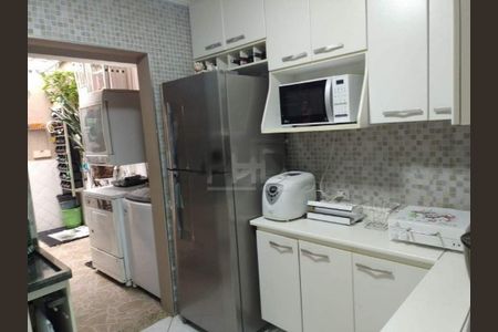 Casa à venda com 97m², 3 quartos e 2 vagas